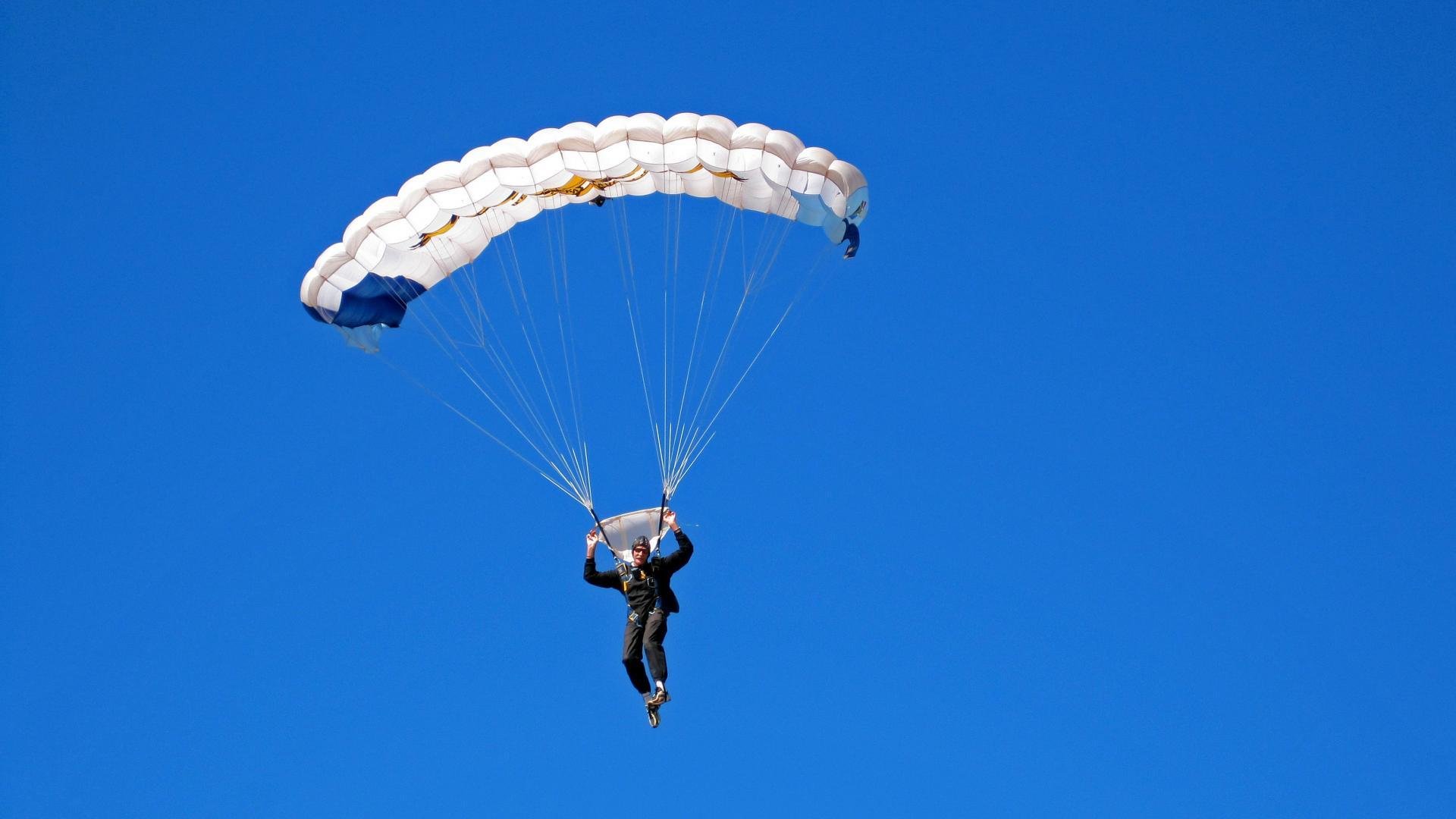 九游体育-热刺遭遇连败，主帅下课传闻四起，热刺主帅是谁