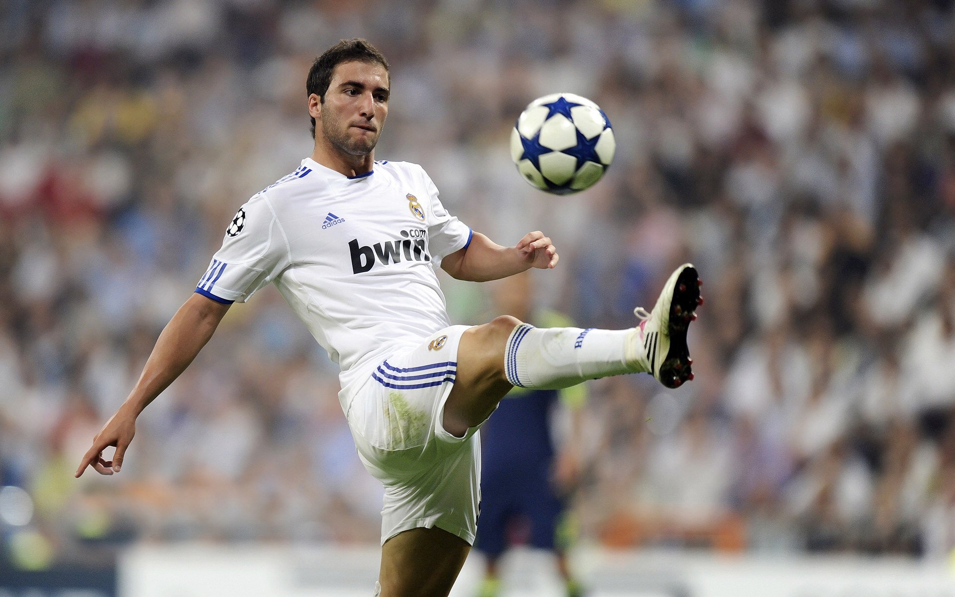 九游官方网站-欧冠“传奇球员”的经典瞬间集锦，欧冠最精彩